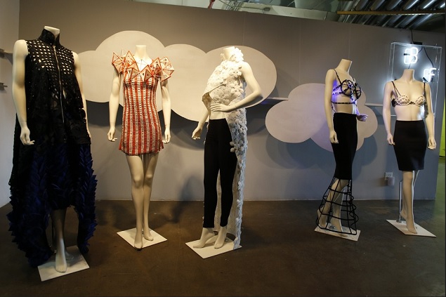 Cloud Couture, una exposición de la moda del futuro